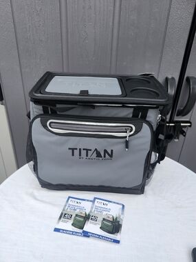Titan Green and Black Soft Cooler Bag Insert Cards